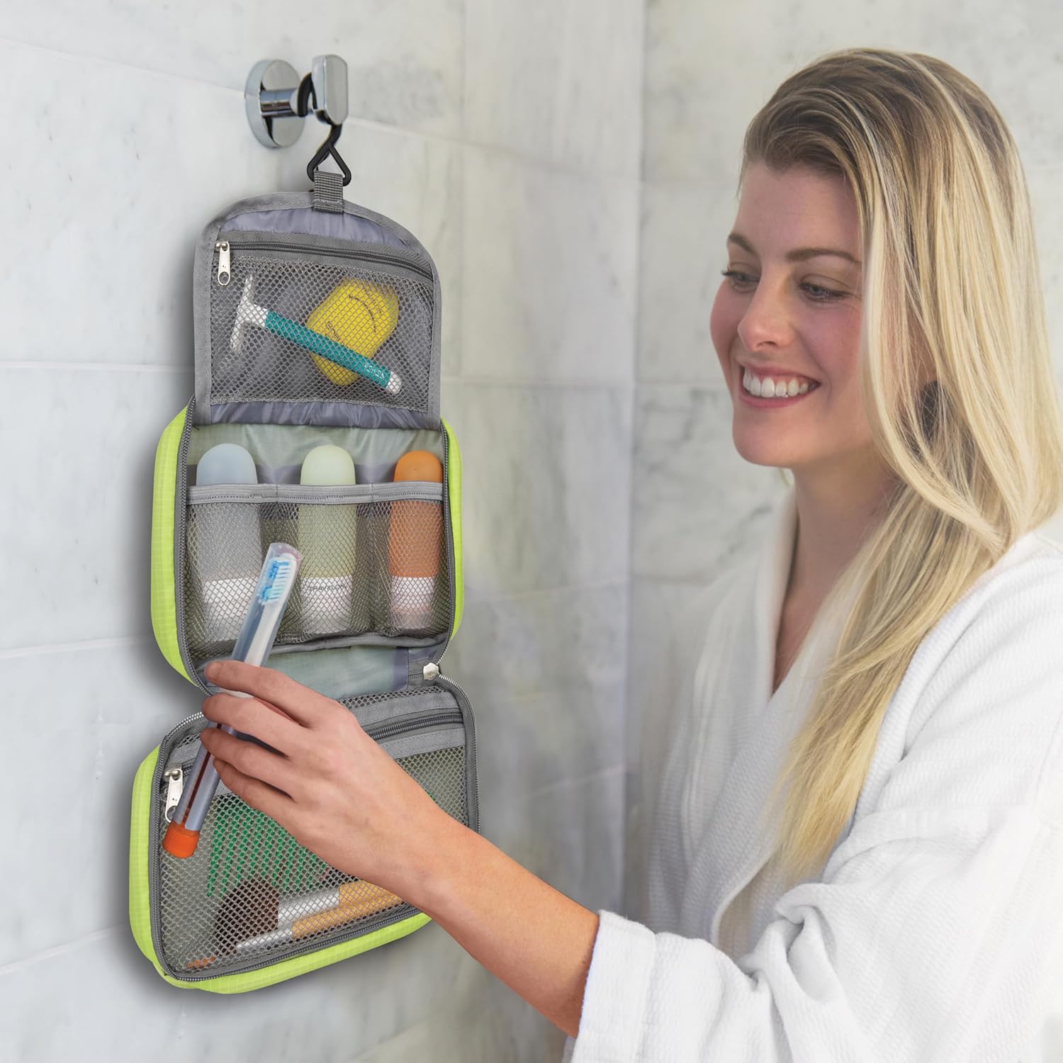 Travelon Compact Hanging Toiletry Kit - Image 6
