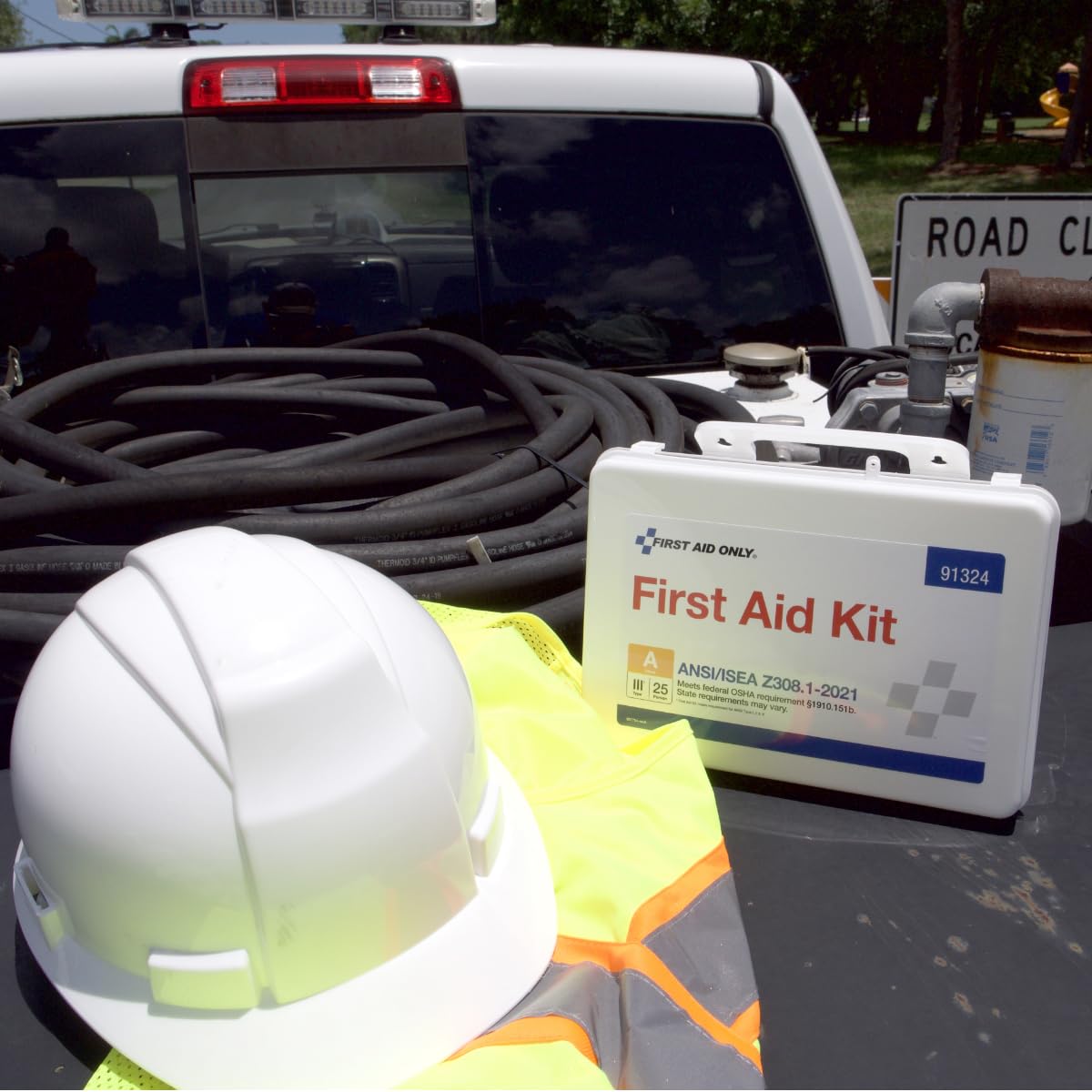 First Aid Only 91324 ANSI A 2021 and OSHA Compliant First Aid Kit, 25-Person Emergency First Aid Kit for Business, Home, Car, and Worksites, 94 Pieces - Image 8